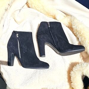 Sam Edelman "Sadee" Booties /Black Suede/ 9B/ Zipper sides/ contemporary.